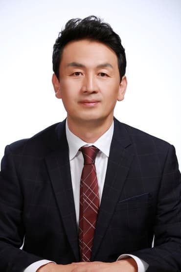 Professional headshot of Cha Kwang-soo